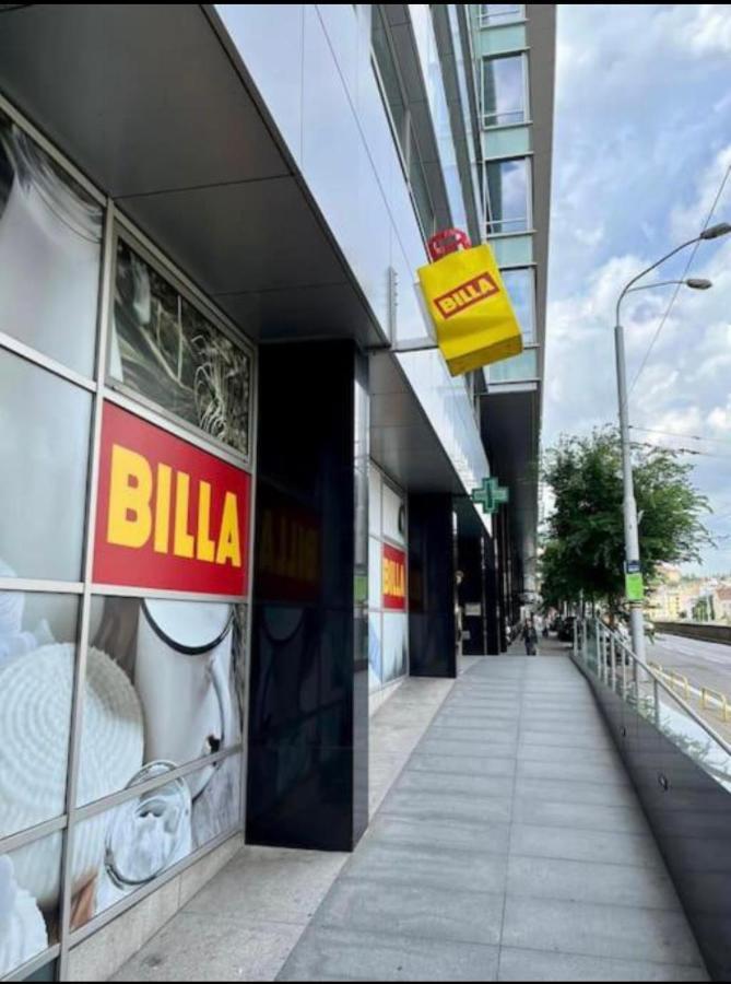 布拉迪斯拉发Plaza De Luxe公寓 外观 照片