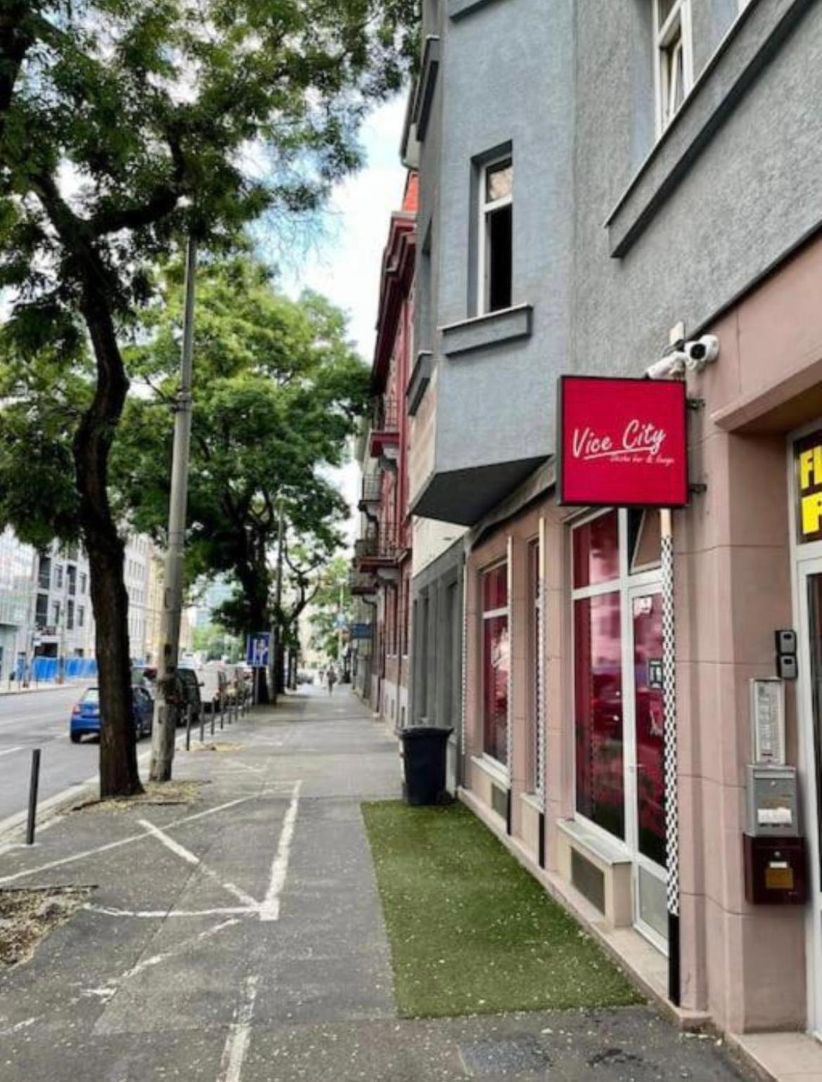 布拉迪斯拉发Plaza De Luxe公寓 外观 照片